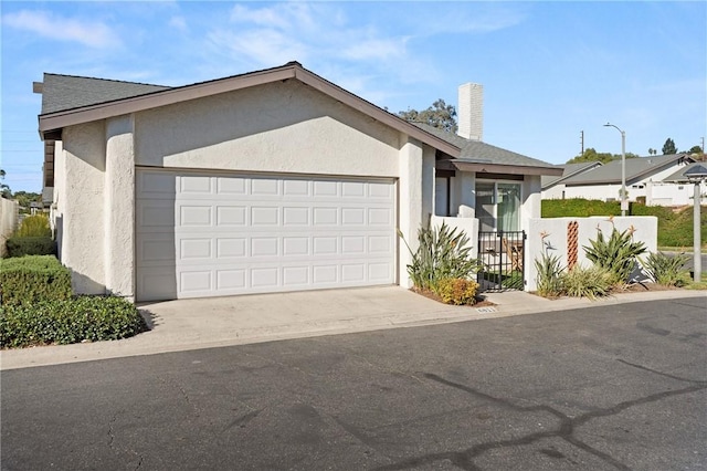 view of front facade featuring a garage