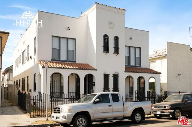 view of front of property