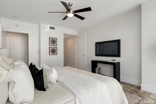 bedroom featuring ceiling fan