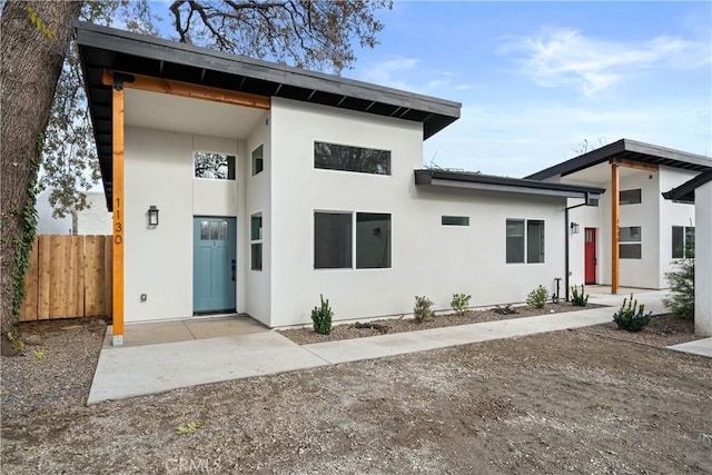 1122 W Sacramento Ave, Chico, CA 95926 - modern home featuring stucco siding