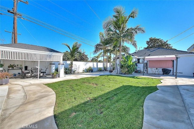 view of yard with a patio area