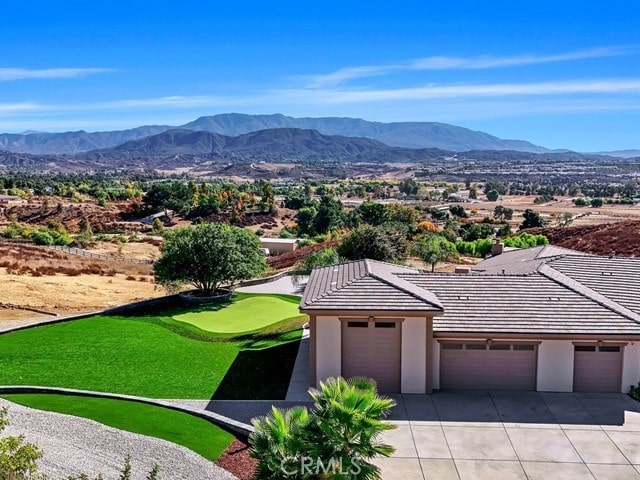 bird's eye view featuring a mountain view