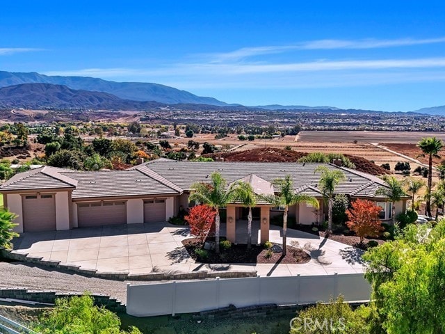 bird's eye view with a mountain view