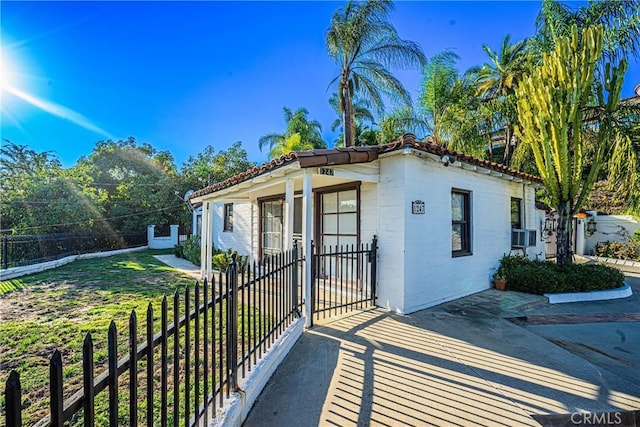 view of mediterranean / spanish-style home