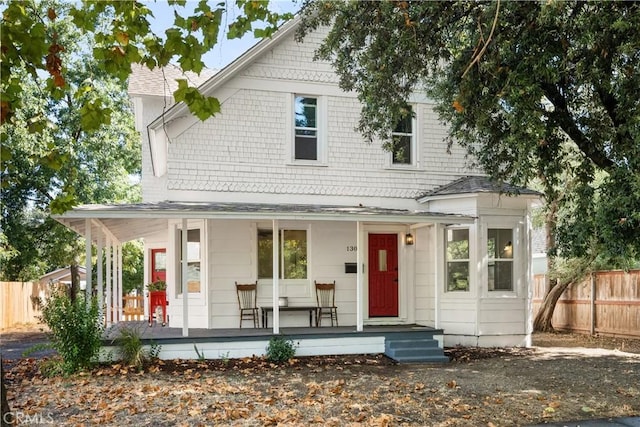 view of front of property featuring a porch