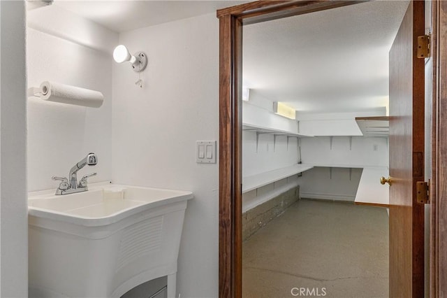 bathroom featuring sink