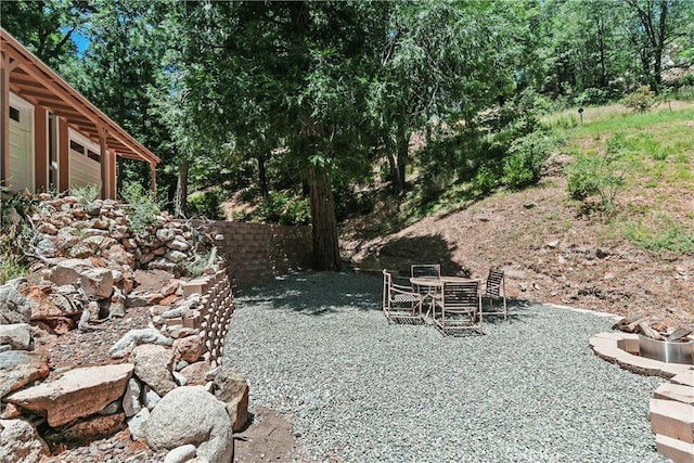 27554 N Bay Rd, Lake Arrowhead, CA 92352 - view of yard with a patio