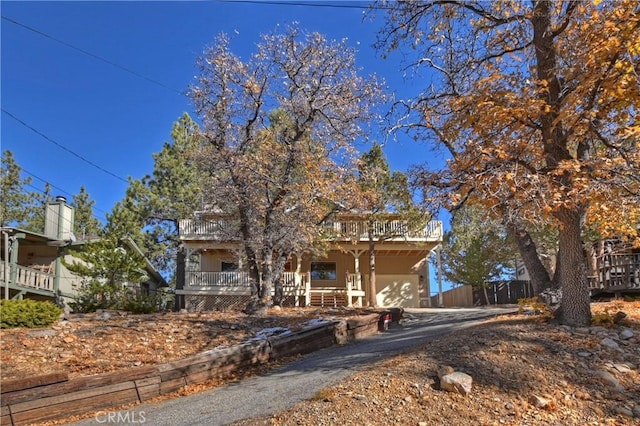 view of front of property