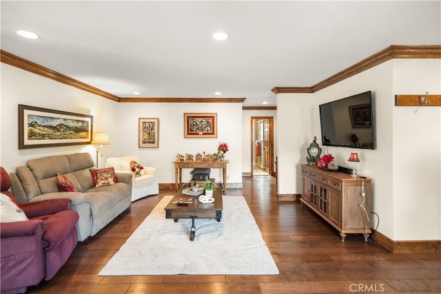 living room featuring crown molding, dark wood-style floors, baseboards, and recessed lighting