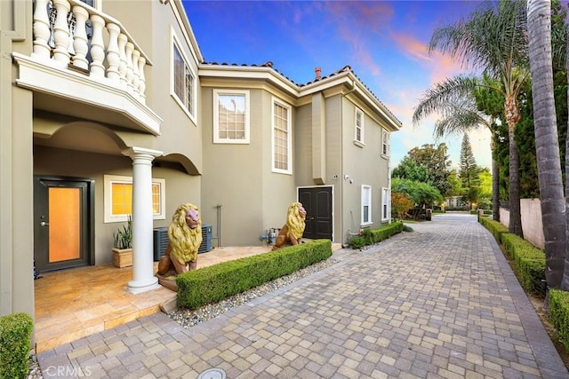 exterior space featuring a balcony