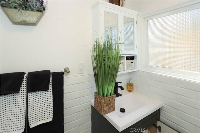 bathroom featuring sink