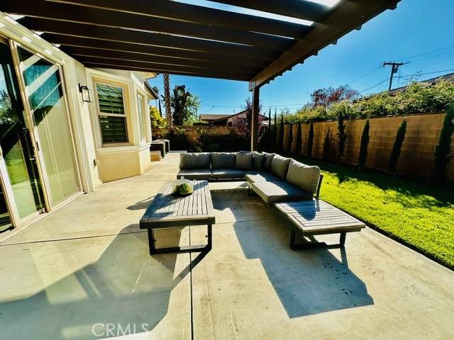 view of patio / terrace featuring an outdoor hangout area