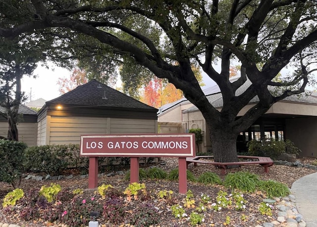 view of community / neighborhood sign