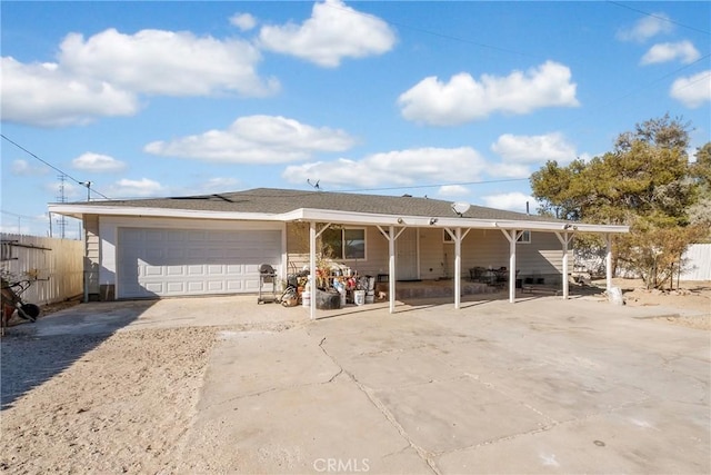 view of front facade featuring a garage