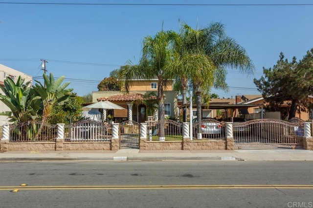 view of front facade with a carport