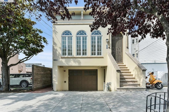 view of front facade featuring a garage