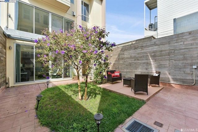 view of yard featuring a patio area