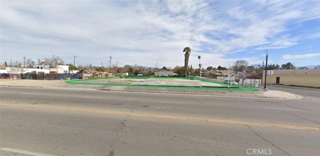 Listing photo 2 for 2303 River Blvd, Bakersfield CA 93305