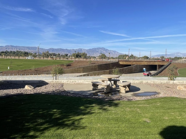 view of yard with a mountain view