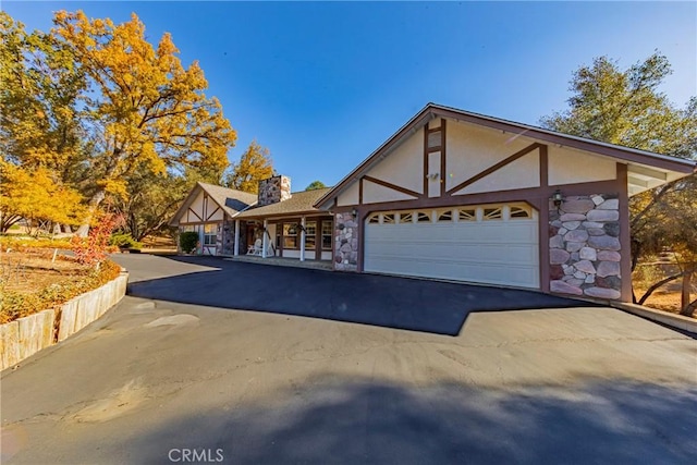 view of front facade with a garage