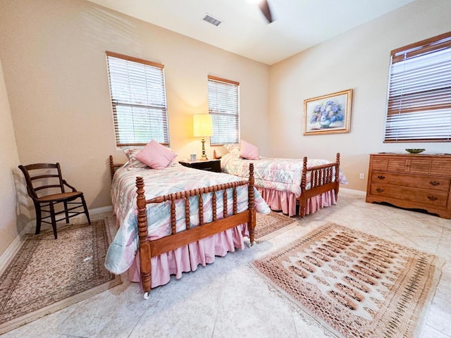 bedroom with ceiling fan