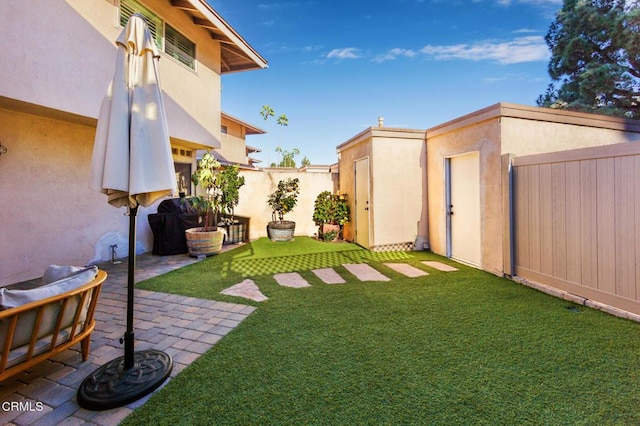 view of yard with a patio