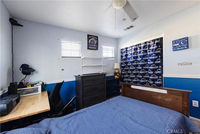 bedroom with ceiling fan