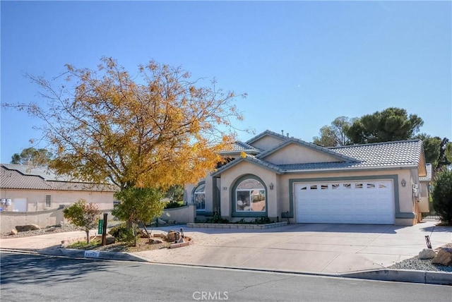 view of front facade featuring a garage