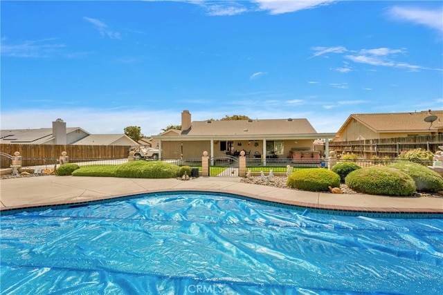 view of swimming pool