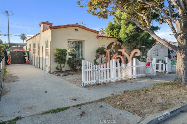 view of mediterranean / spanish-style house