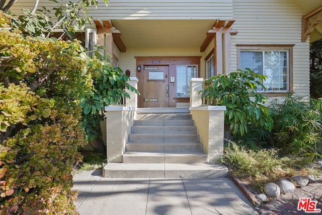 view of property entrance