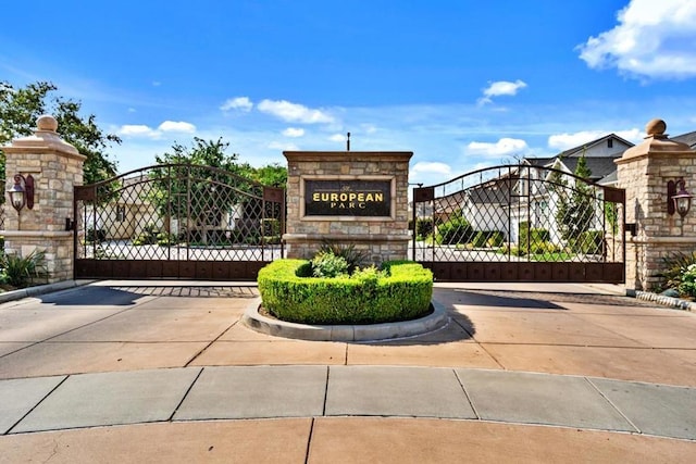 view of community / neighborhood sign