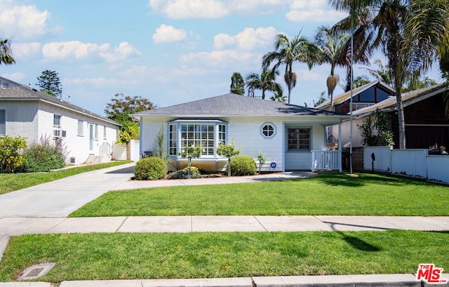 view of front of home with a front yard