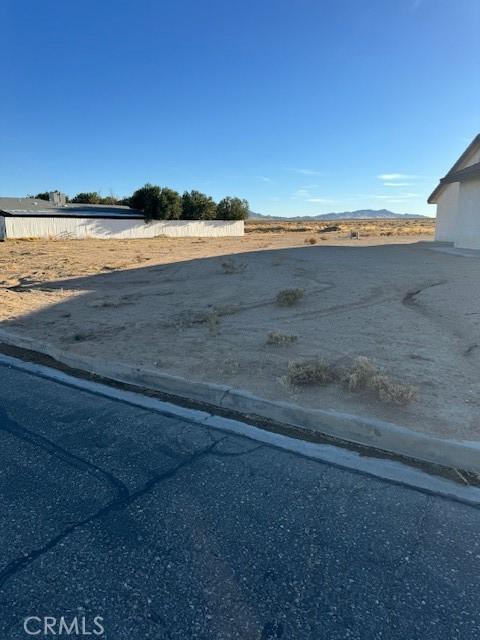 Listing photo 2 for 3908 Capella Dr, Barstow CA 92311