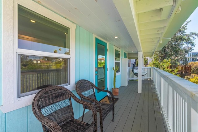 balcony featuring covered porch