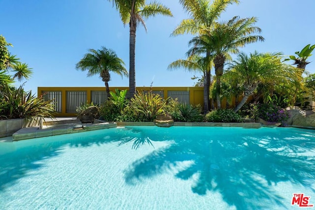 view of swimming pool