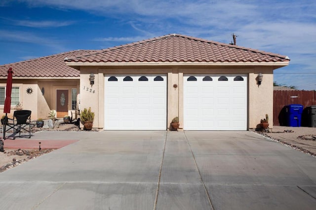 view of front facade featuring a garage