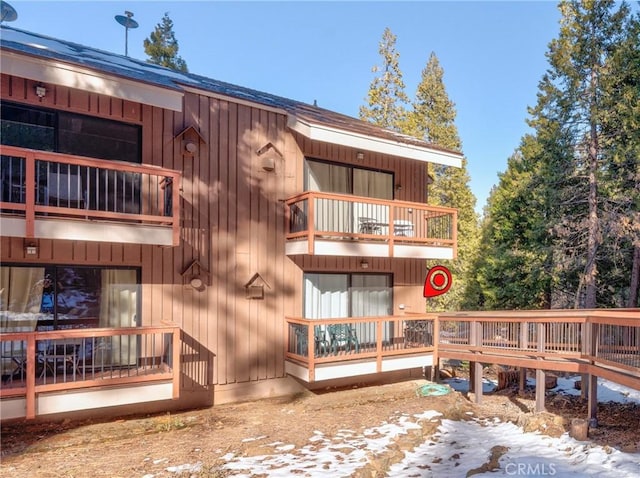 7540 Henness Cir Unit B101, Yosemite, CA 95389 - back of house featuring a balcony