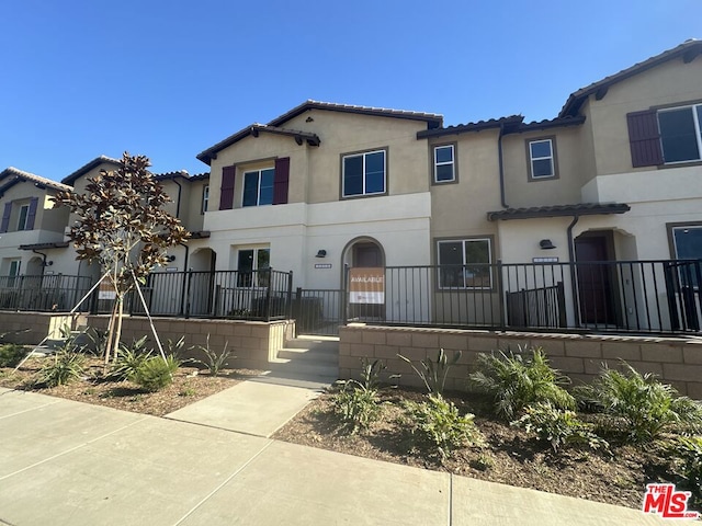 view of front of house