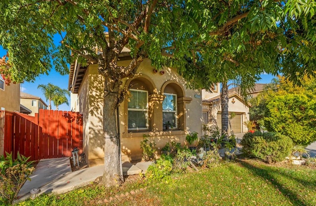 view of front of home featuring a garage