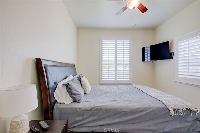 bedroom with ceiling fan