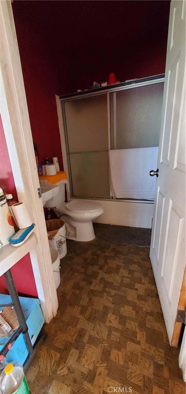 full bath featuring toilet