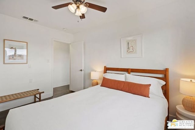 bedroom with ceiling fan