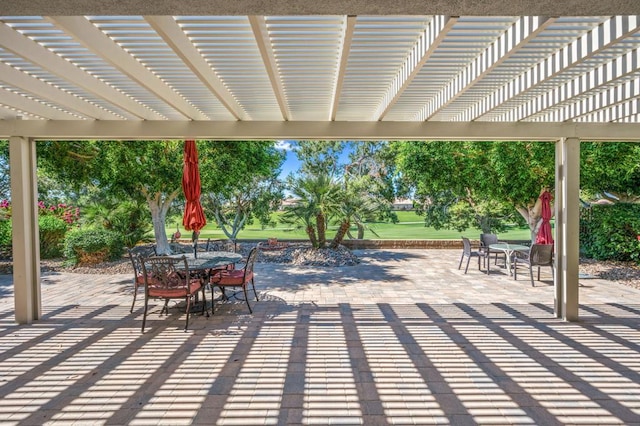 view of patio featuring a pergola