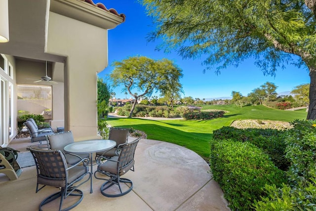 view of patio with ceiling fan