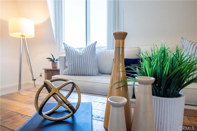 8635 Falmouth Ave Unit 301, Playa Del Rey, CA 90293 - living area with baseboards