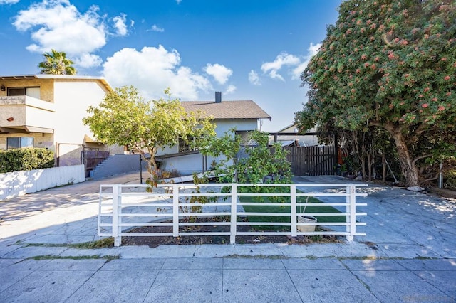 view of front of property