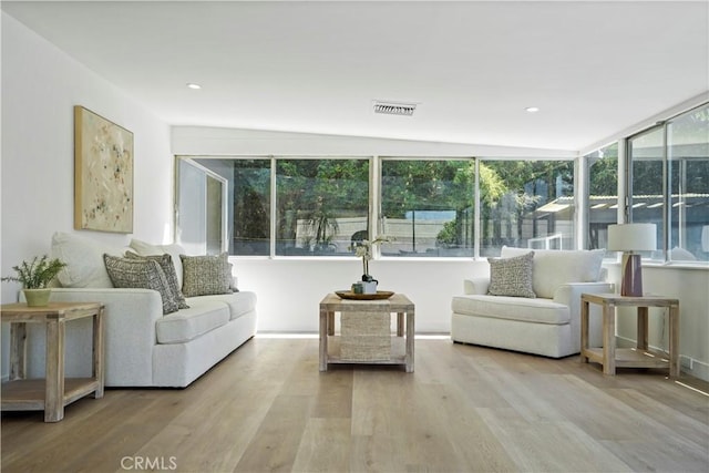 sunroom with lofted ceiling