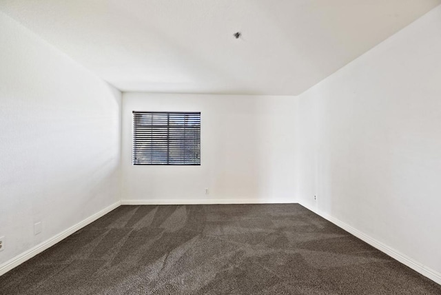 unfurnished room with carpet