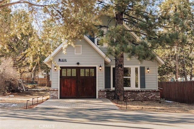 view of front facade with a garage